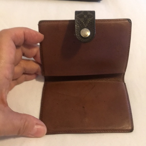 Louis Vuitton Card Holder - Picture 7 of 7